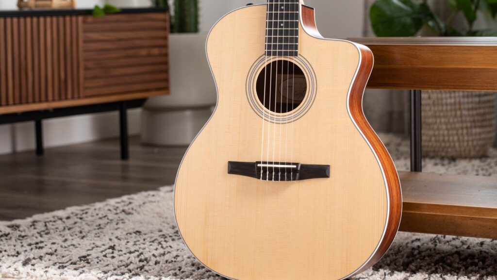 Violão Taylor 214ce-N String Grand Auditorium